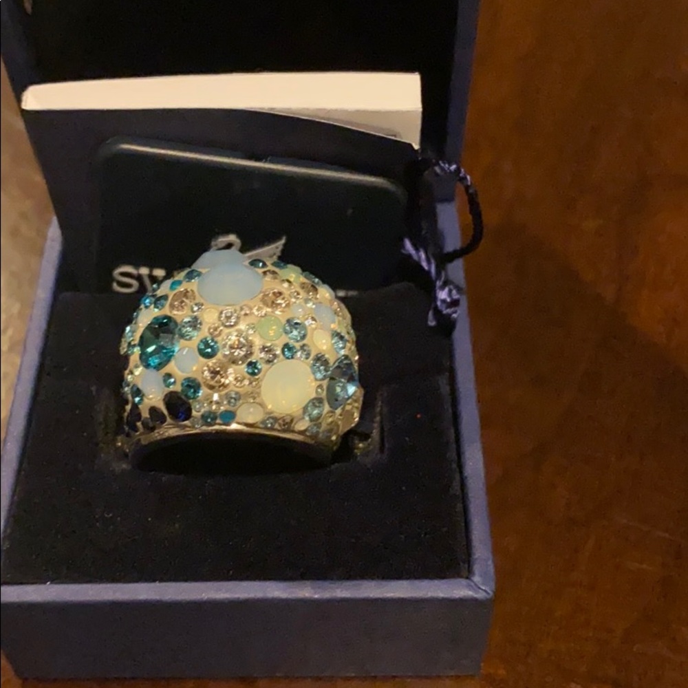 Ring - Picture 2 of 5